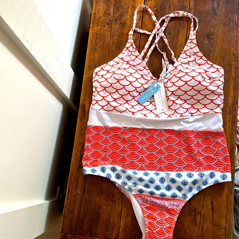 NWT CUPSHE Women's One Piece Scoop Neck Double Straps Geo-Print Swimsuit Size 0X